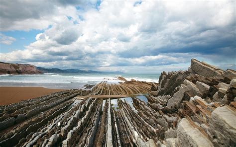 Itzurun Beach Zumaia Beach In Gipuzkoa Tourism Euskadi