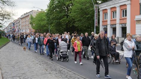 Marsz W Obronie Oddzia U Neurologii W Szpitalu Wojew Dzkim W Koszalinie