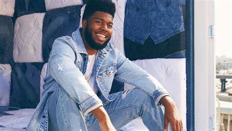 Fama Khalid Cantante Nominado Al Grammy Incursiona En La Moda Y Lo