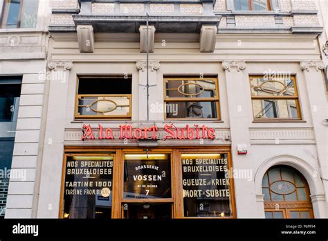 La Mort Subite beer bar in Brussels Stock Photo - Alamy