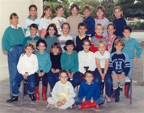 Photo de classe C M 1 de 1987 Ecole Frédéric Mistral Pelissanne