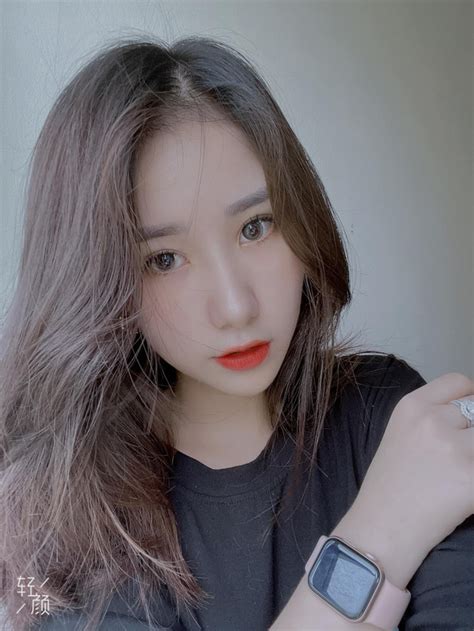 Cận cảnh nhan sắc cô nàng hot girl Việt siêu vòng một đang được CĐM ca tụng tranh nhau nhận vợ