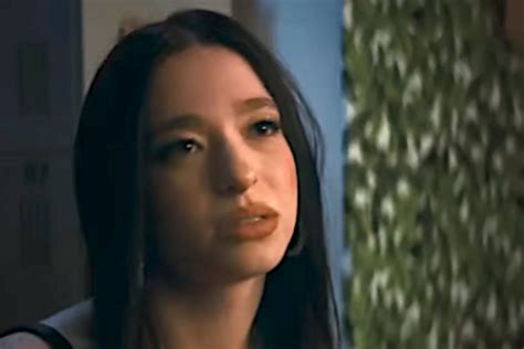 Strip club workers share surprising job requirements and industry