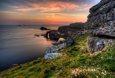 clifftop views  cornwall    cornwall guide