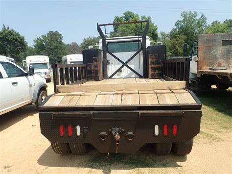 2001 INTERNATIONAL 8100 Flatbed Truck - J.M. Wood Auction Company, Inc.