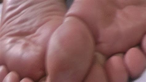 Audrey Ass Tease Part 6 FeetNScream Clips4Sale