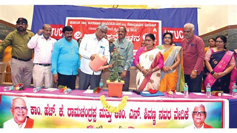 Anganwadi Workers Demand Hike In Wages Star Of Mysore