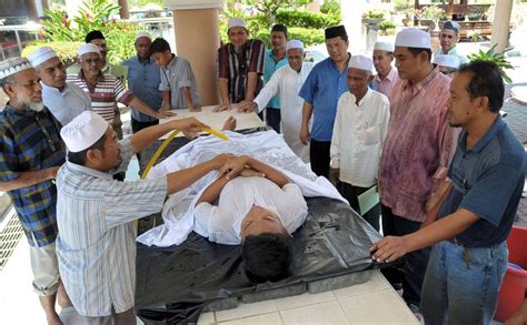 Suami Boleh Mandikan Jenazah Isteri Harian Metro