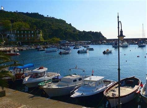 Castellabate Sa Alla Frazione Lago In Piazza Madre Teresa Di