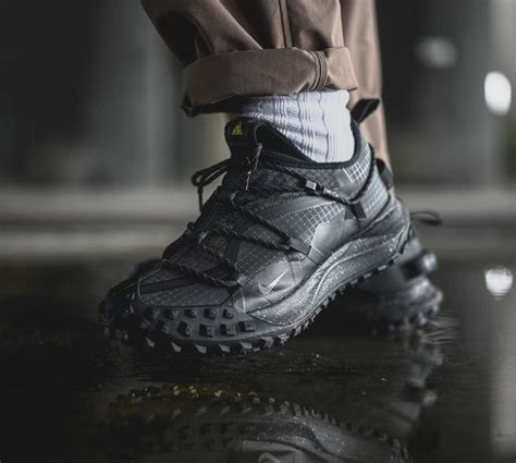 Giày Nike ACG Mountain Fly Low Gore Tex SE Dark Smoke Grey DD2861 002