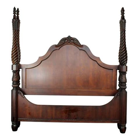 Thomasville King Size 4 Poster Headboard Bed Auction