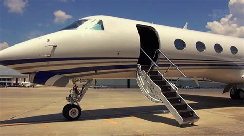 Pilot Report Flying The Gulfstream G550 Youtube