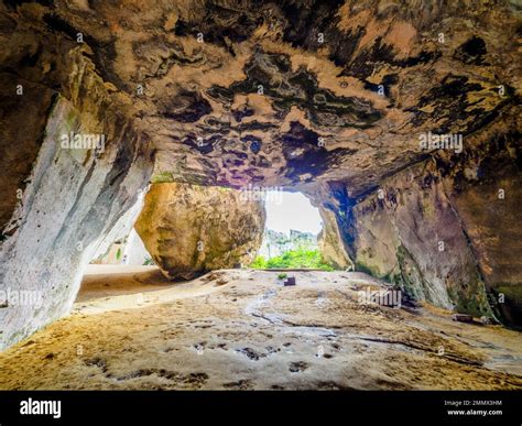 La Grotta Dei Cordari The Cave Of The Cordari Neapolis