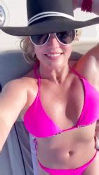 Insta Vid K S Britney Spears Pink Bikini Phun Org Forum