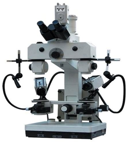 Black And White Comparison Microscope at Best Price in Ahmedabad ...