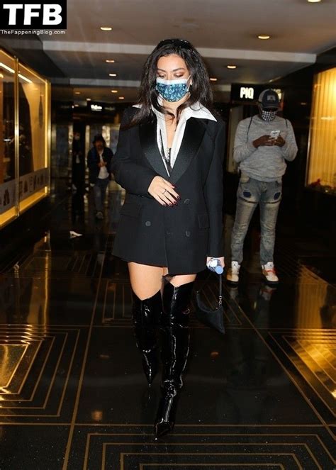 Charli Xcx Flashes Her Nude Boob In New York Photos Thefappening