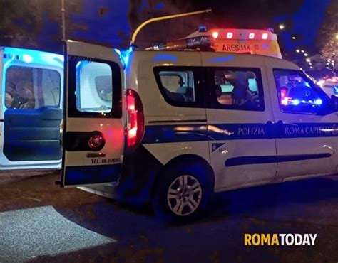 Incidente Sulla Laurentina Morta Una Enne L Auto Si Cappottata