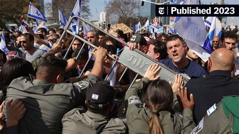 Israeli Police Use Stun Grenades on Protesters in Tel Aviv - The New