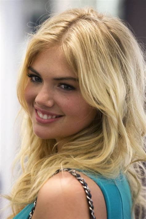 Fashion Model Kate Upton Poses Nude Kate Upton In A Fashion Night
