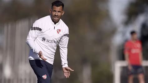 Carlos Tevez Sorprendió Con Una Curiosa Decisión Táctica Para Su Debut