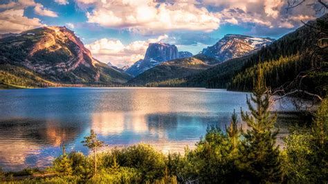 A Guide to the Top Lakes in Wyoming for Nature Enthusiasts