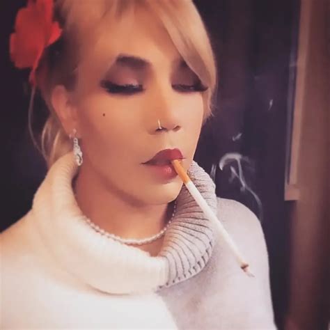 Elegance And Smoking Nude Pics XHamster