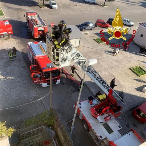 Appartamento A Fuoco Nella Palazzina Popolare Di Monteroni Arrivano I