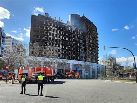 Fotos Un Devastador Incendio En Un Edificio De 14 Alturas Ubicado En