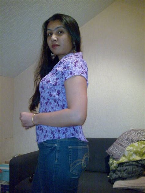 Hot Indian Aunties Mallu Babe Enjoying Abroad