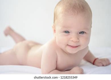 Closeup Portrait Smiling Naked Toddle Lying Stock Photo Shutterstock