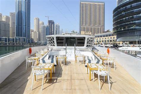 Dubai Mega Yacht Kreuzfahrt Mit Buffet Dinner Getyourguide