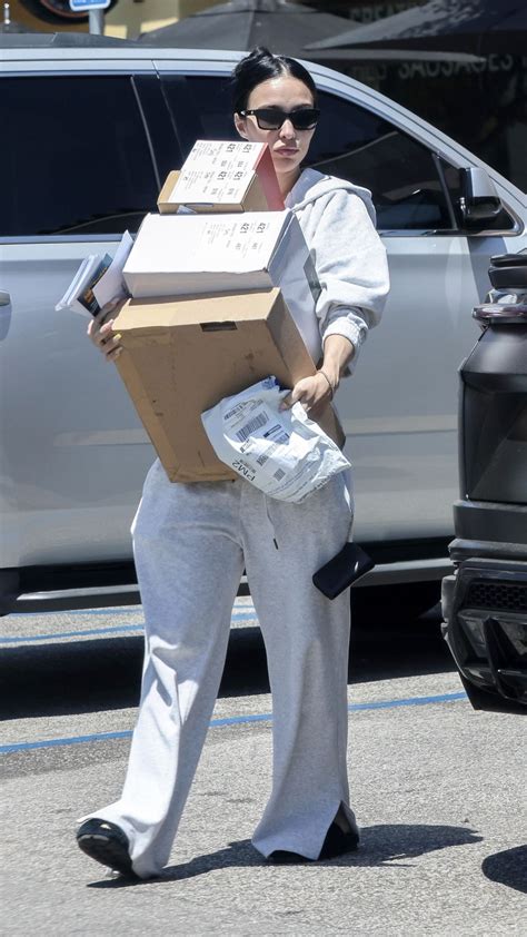 Professional Business and Shipping Services at The UPS Store Calabasas 7