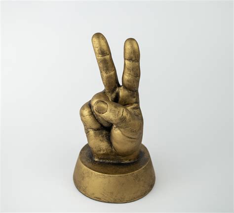 Статуэтка Рука Виктория! (Победа) 23 см Гранд Презент СП513-3 бронза ...