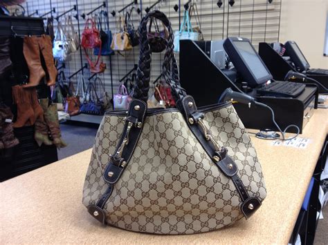 New Arrival!!!!!! Gucci purse : retails for over $800 $320 at Clothes ...