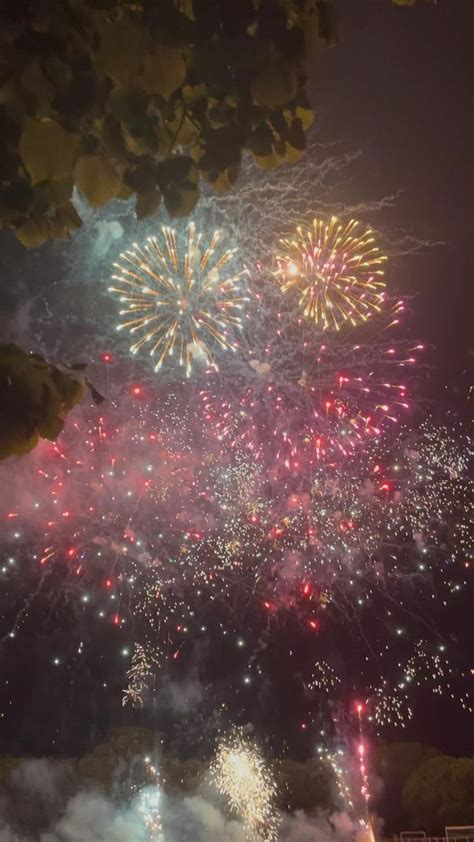 Épinglé par Rudyvincent sur Épingles créées par vous Feu d artifice