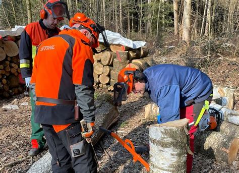 Fit Im Umgang Mit Der Motors Ge Feuerwehrleute Geschult