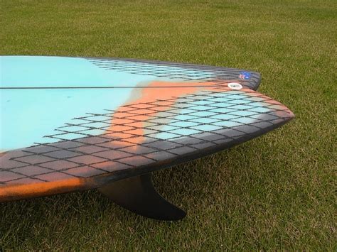 波情報 湘南 FX シリーズの構造 初乗り極小波インプレ サーフボードクオリティーハードコア Quality Hardcore Distributions