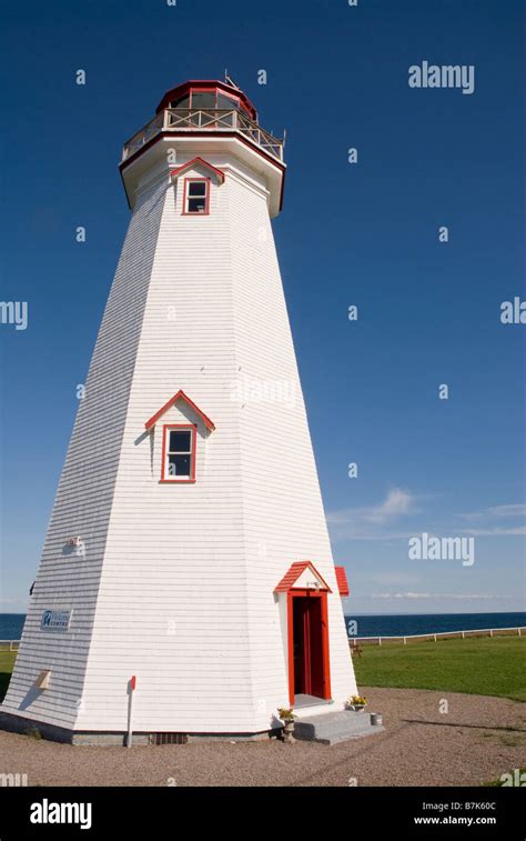 Lighthouse Near Basin Head Prince Edward Island Stock Photo Alamy