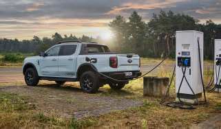 New Ford Ranger Phev Is Europes First Plug In Hybrid Pick Up Auto