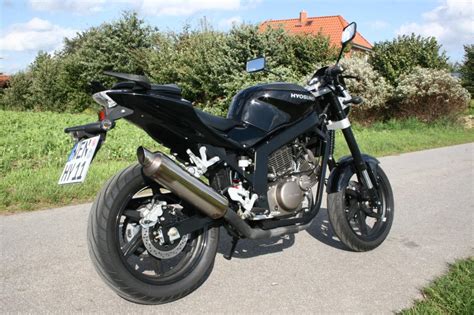 Fahrbericht Hyosung GT 250i Naked Verlockendes Angebot Magazin