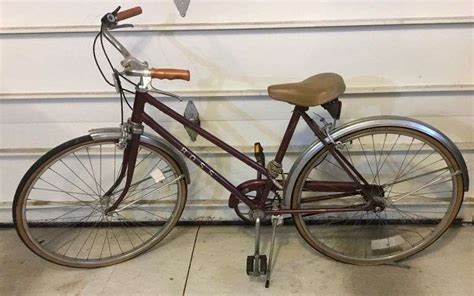 Vintage Ross Bicycle - Sherwood Auctions