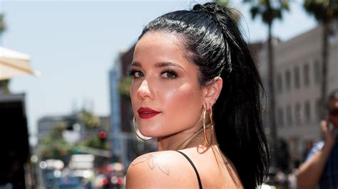 Halsey Responds to Instagram Commenters Who Criticized Her Curly Hair ...