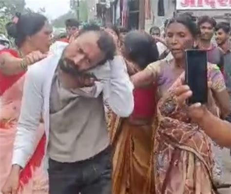 In Kannada A Social Activist Was Beaten Up A Crime Against 15 Women