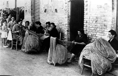 Italia Gli Antichi Mestieri Femminili Le Donne E Il Mare Dalla