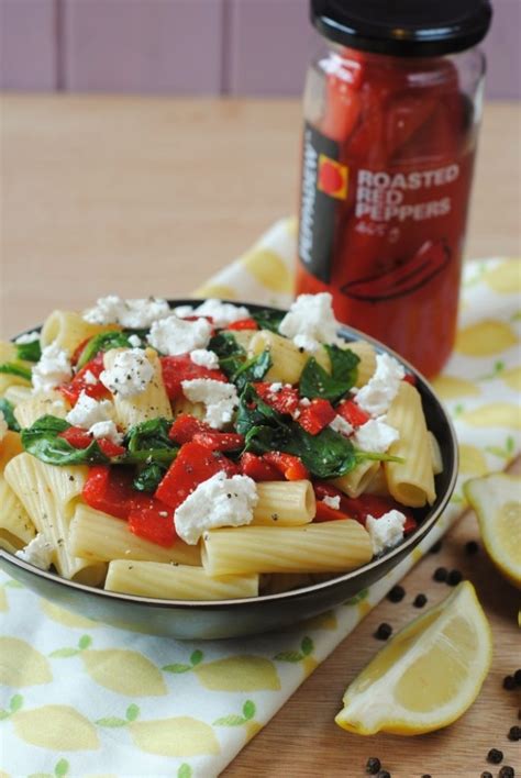 Roasted Red Pepper Spinach And Goats Cheese Pasta Hungry Healthy Happy