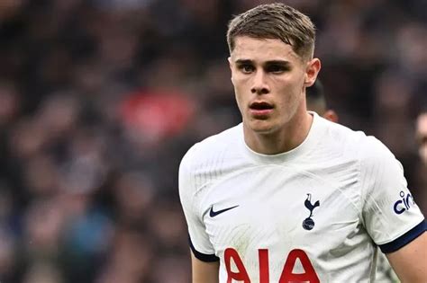 Alejo Veliz, Tanguy Ndombele and the Tottenham loan players Ange Postecoglou will keep at club ...