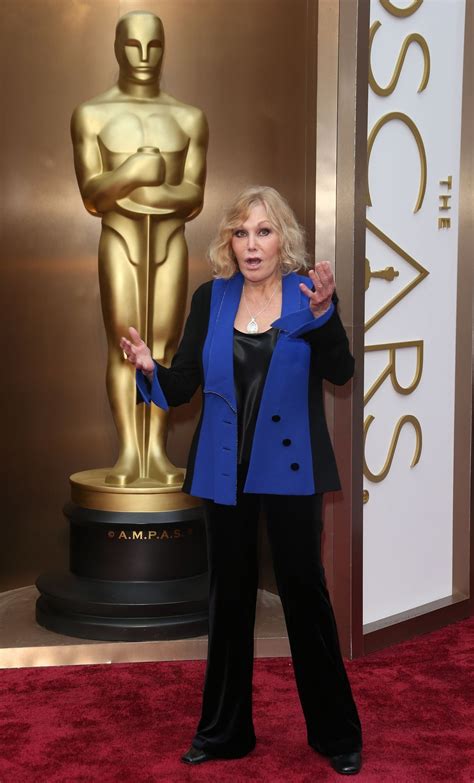 Kim Novak’s Plastic Surgery Nightmare: How the Icon’s Face Went from