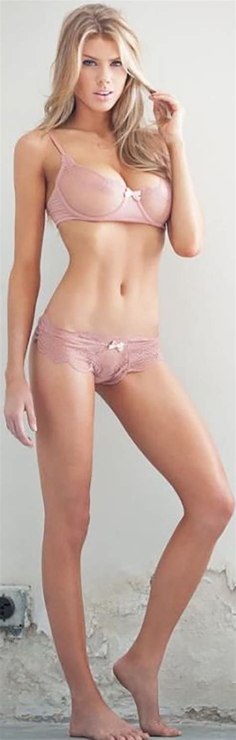 Naked Charlotte Mckinney Added By Pepelepu