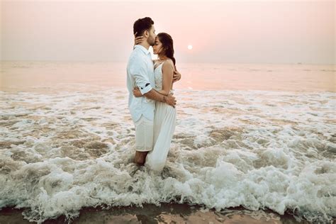 Pre Wedding Shoot Ideas At Beach Pre Wedding Photoshoot Outdoor Pre Wedding Photoshoot Beach