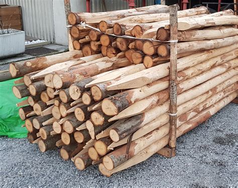 Pali Tondi In Legno Per Recinzioni Prezzi E Forme Mercato Del Legno